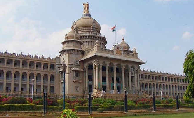 कर्नाटक में विधानसभा अध्‍यक्ष केआर रमेश कुमार ने बागी सभी 14 विधायकों को किया अयोग्‍य घोषित