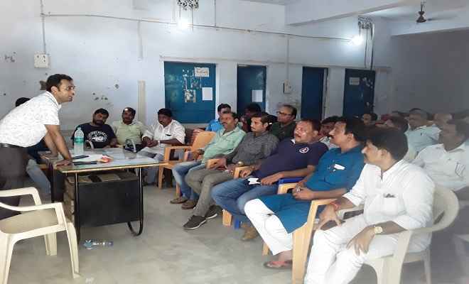 पंचायत सचिव और मुखियागणों की पहली बैठक नवागत बीडीओ राघवेंद्र पाठक ने  किया आयोजित