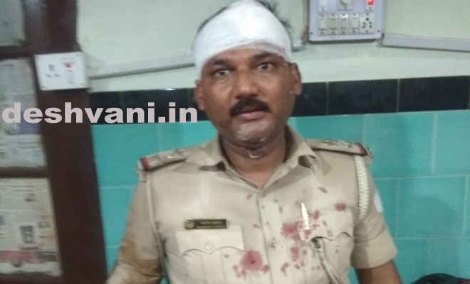 मोतिहारी के मीना बजार में महाबीरी झंडा के दौरान पुलिस पर हमला, दो दारोगा सहित पांच जख्मी, सदर अस्पताल में भर्ती