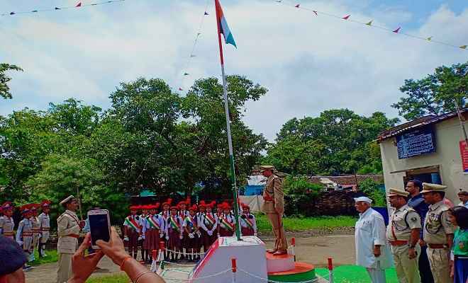 73वां स्वतंत्रता दिवस: बगहा स्थित एसपी कार्यालय, बिहार पुलिस बलों के कार्यालय परिसर में हर्षोल्लास पूर्वक मनाया गया