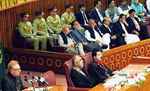 कश्‍मीर से अनुच्‍छेद 370 के खत्‍म होने से टेंशन में पाकिस्‍तान, संसद के दोनों सदनों की आपात बैठक बुलाई