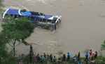 नेपाल: त्रिशूली नदी में गिरी बस, 5 लोगों की मौत, 16 घायल, तलाश जारी