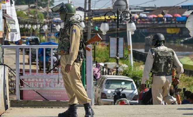 जम्मू-कश्मीर: तेजी से बदल रहे घाटी के हालात, छिटपुट पथराव की घटनाओं को छोड़कर स्थिति शांतिपूर्ण