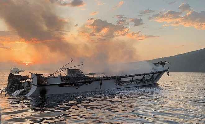 कैलिफोर्निया: समुद्र के बीच स्कूबा डाइविंग नाव में लगी आग, 15 लोगों की मौत