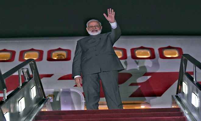रूस दौरा समाप्त करने के बाद स्वदेश लौटे प्रधानमंत्री नरेन्द्र मोदी