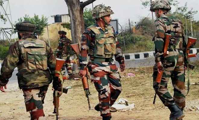 किश्तवाड़ में पीडीपी नेता नासिर के अंगरक्षक से आतंकियों ने हथियार छीना, तलाशी अभियान शुरू