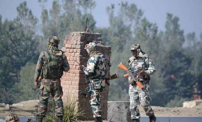 जम्मू-कश्मीर: सैन्‍य काफिले पर आतंकियों का ग्रेनेड से हमला, आतंकवादियों की तलाश जारी