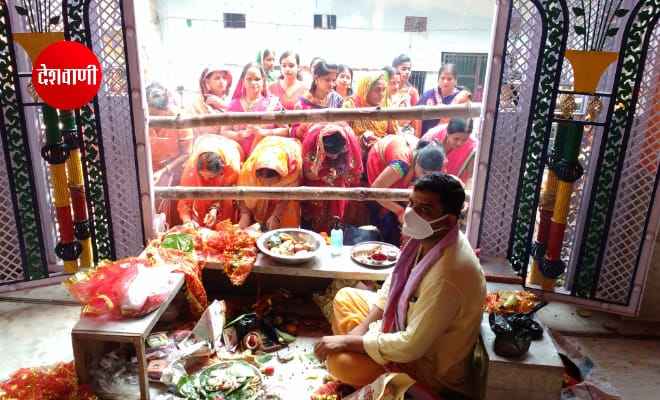 रक्सौल: शारदीय नवरात्र के अष्टमी और नवमी के रोज मनोकामना मंदिर में उमड़ी श्रद्धालुओं की भीड़