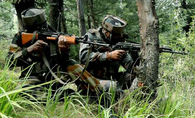 जम्मू-कश्मीर के अनंतनाग जिले में आतंकवादियों और सुरक्षाबलों के बीच मुठभेड़, चार आतंकवादी मारे गए