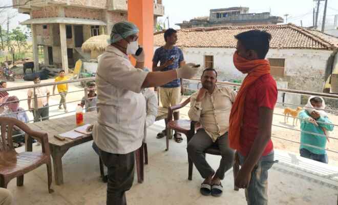 रामगढ़वा में बाहर से आए 38 लोगों किया गया चेकअप, सभी पाए गए स्वस्थ, घर में ही कोरेनटाइन होने की दी गई सलाह