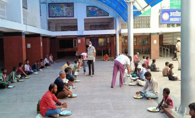 रेलवे की रसोई से डेढ़ लाख लोगों को कराया गया भोजन, लॉकडाउन की अंतिम तिथि तक सेवा रहेगी जारी