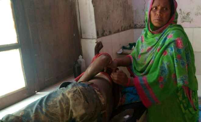 रामगढ़वा में बच्चों के विवाद में हुई चाकूबाजी, एक युवक गंभीर रूप से घायल, मोतिहारी रेफर