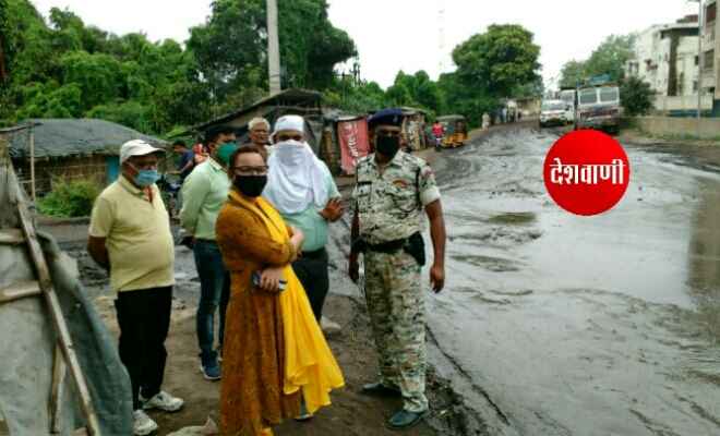रक्सौल में एसडीएम सुुश्री आरती ने बरसात के कारण आने वाली बाढ़ की स्थिति को देखते हुए किया शहर का निरीक्षण