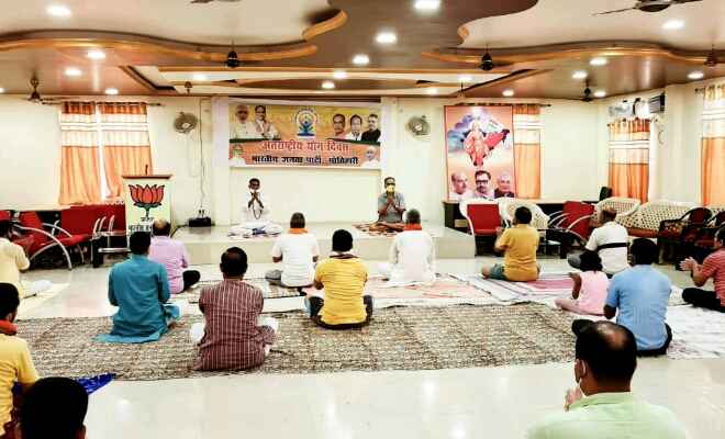 पूर्व केंद्रीय कृषि मंत्री राधा मोहन सिंह ने कहा- योग भारत की प्राचीन परंपरा का अमूल्य उपहार है