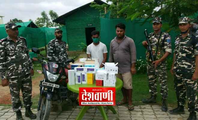 भारत-नेपाल सीमा पर तैनात एसएसबी ने 4 लाख 60 हजार रुपये के मोबाइल व पार्ट्स के साथ 2 को किया गिरफ्तार