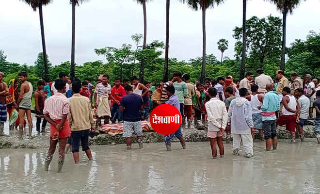 मोतिहारी के चकिया में एक ही मुहल्ले के पांच किशोरों की डूबकर हुई मौत, एनडीआरफ की आठ सदस्यीय टीम ने शवों को ढूढ़ा, मातम