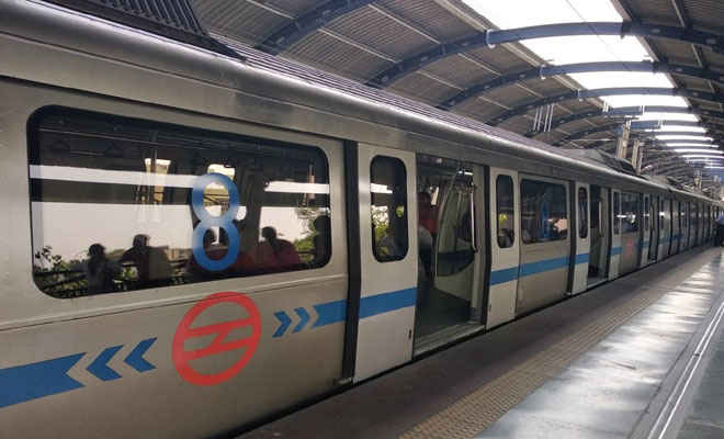 दिल्ली में मेट्रो सेवा आज से शुरू, सफर के दौरान इन बातों का रखें विशेष ख्याल