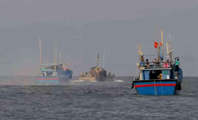 पाकिस्तान की नेवी ने भारत के समुद्री इलाके में घुसकर 45 मछुआरों को किया अगवा