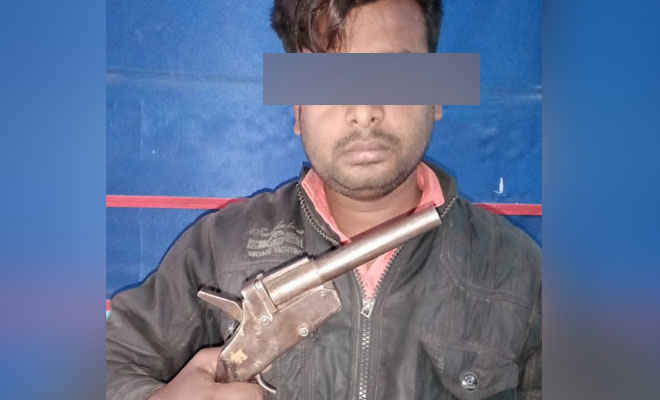 मोतिहारी के ढेकहां में पुलिस पर हमला का आरोपी गिरफ्तार, मुफस्सिल पुलिस ने कहा- पिस्टल के साथ पकड़ाया