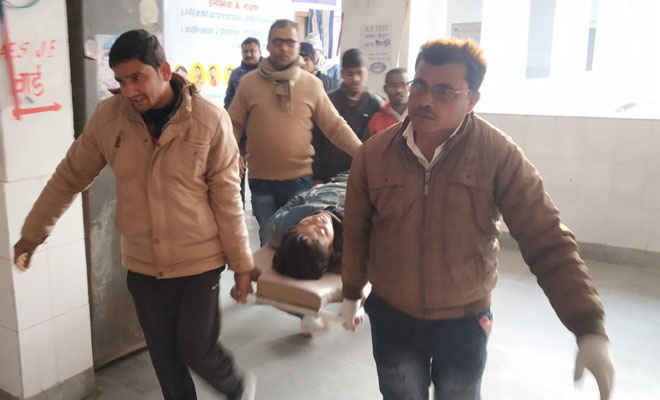 मोतिहारी के मेहसी में टेंपो को बस ने मारी ठोकर, एक दर्जन लोग घायल, 8 एसकेएमसीएच रेफर