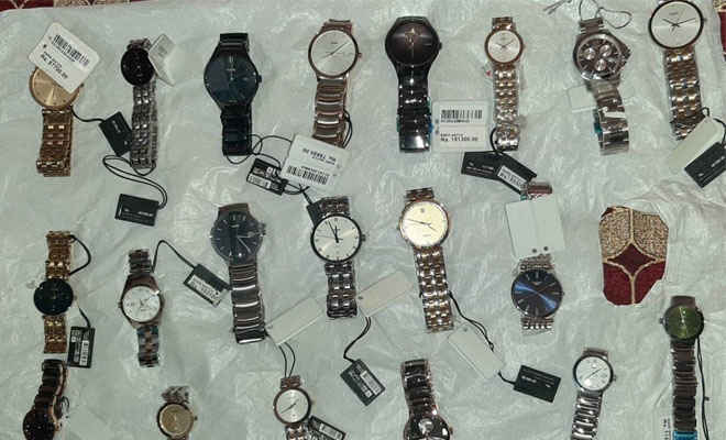 मोतिहारी के घोड़ासहन में चोरी की 20 लाख रुपए की घड़ियां बरामद, एक को पकड़ पुलिस ले गई अहमदाबाद