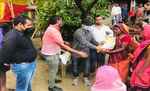 रक्सौल में प्लुरल पार्टी के पूर्व प्रत्याशी ने 45 परिवारों के बीच किया राशन सामग्री का वितरण