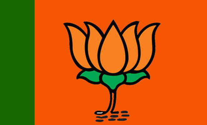 गुजरात विधानसभा चुनाव में रिकॉर्ड जीत के बाद बीजेपी सोमवार को नई सरकार का गठन करेगी