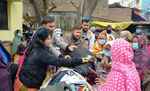 पटना: जीकेसी ने किया जरूरतमंद लोगों के बीच मास्क, साबुन और गर्म कपड़ों का वितरण