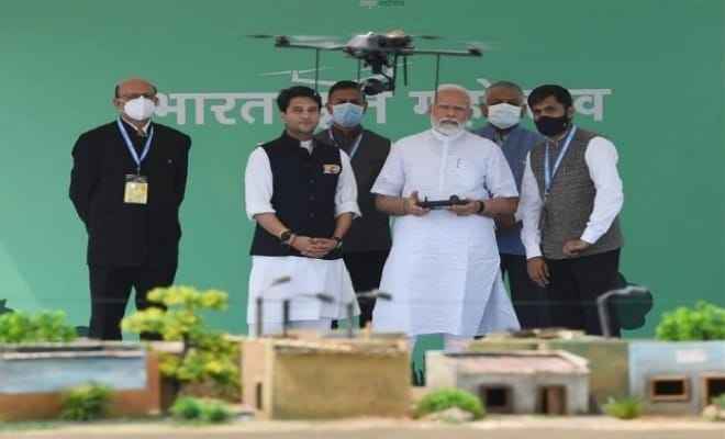 प्रधानमंत्री ने भारत के सबसे बड़े ड्रोन महोत्सव- भारत ड्रोन महोत्सव 2022 का किया उद्घाटन