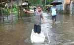 असम: लगातार वर्षा के कारण 20 जिलों के दो लाख से अधिक लोग बाढ की चपेट में