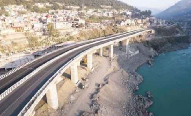 जम्मू-कश्मीर में 4 लेन के 1.08 किलोमीटर लंबे रामबन वायाडक्ट पुल का सफलतापूर्वक निर्माण, एक उल्लेखनीय उपलब्धि: श्री नितिन गडकरी