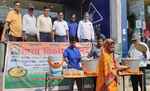 रक्सौल: भाविप ने अन्नपूर्णा रसोई सेवा के तहत लोगों को कराया भोजन