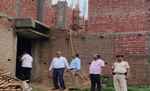 जिले से आई अधिकारियों की टीम ने सेमरी और भरवलिया में निर्माणाधीन स्वास्थ्य केंद्रों की जांच की