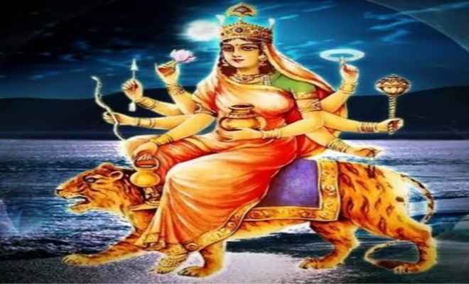 नवरात्रि के चौथा दिन मां कूष्मांडा की पूजा होती है - मां कूष्मांडा अष्टभुजा देवी के नाम से भी जानी जाती हैं