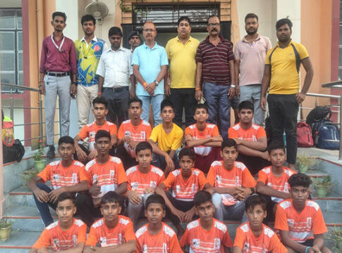 मोतिहारी से वॉलीबॉल व फुटबॉल की टीमें भागलपुर व बेगूसराय के लिए रवाना