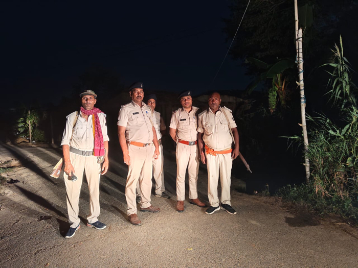 मझौलिया में अज्ञात महिला का शव मिला, पहचान के लिए पुलिस ने शुरू किया प्रयास