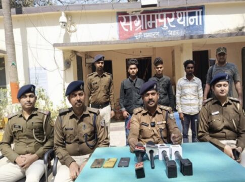 अजब-गजब दुस्साहस: टेंपो चालक से स्कैनर के जरिए रुपये ट्रांसफ़र कराकर लूटा, तीन गिरफ़्तार