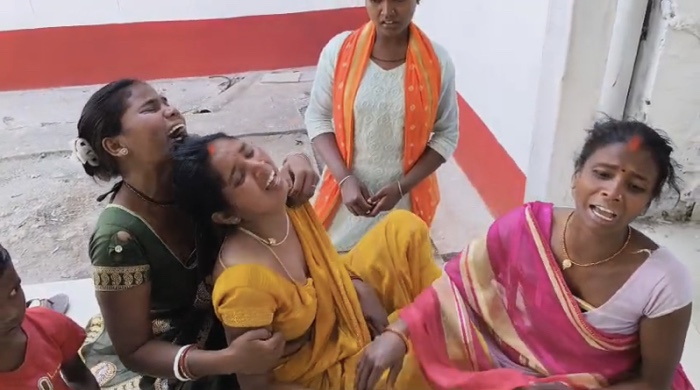 औरंगाबाद में तेज रफ्तार बाइक पेड़ से टकरायी, दो युवकों की मौके पर मौत